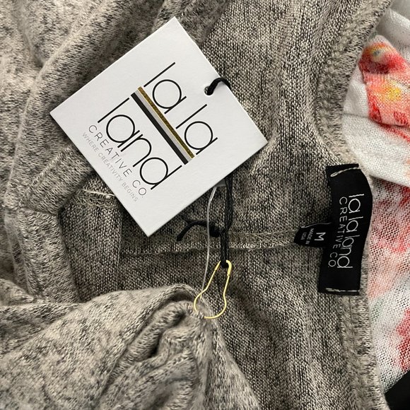 LA LA LAND CREATIVE CO | Women's Oatmeal Marled V-neck Top Medium - Picture 7 of 7